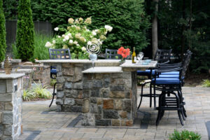 Designing Outdoor Kitchen and Dining Ideas 