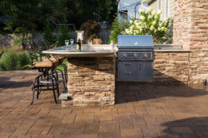 Outdoor Kitchen and BBQ