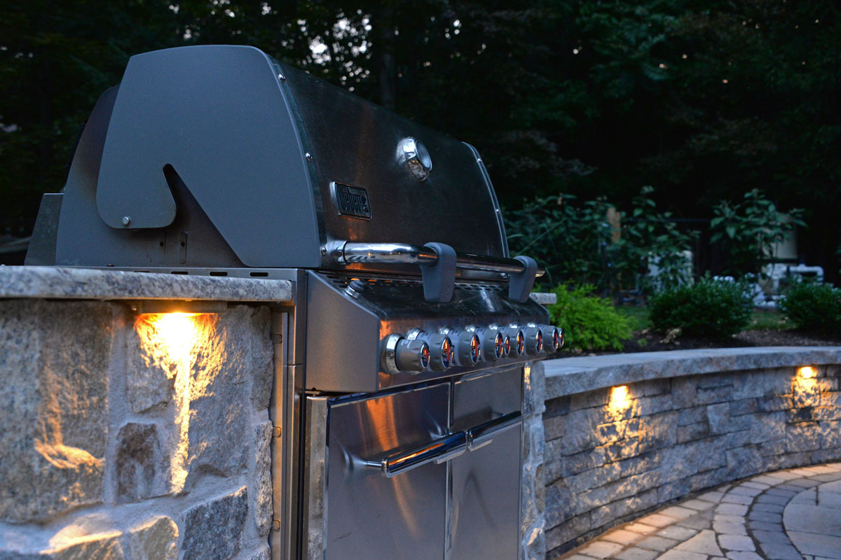 outdoor kitchen landscape lighting by Horizon Landscape