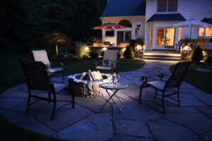 backyard landscape lighting by Horizon Landscape